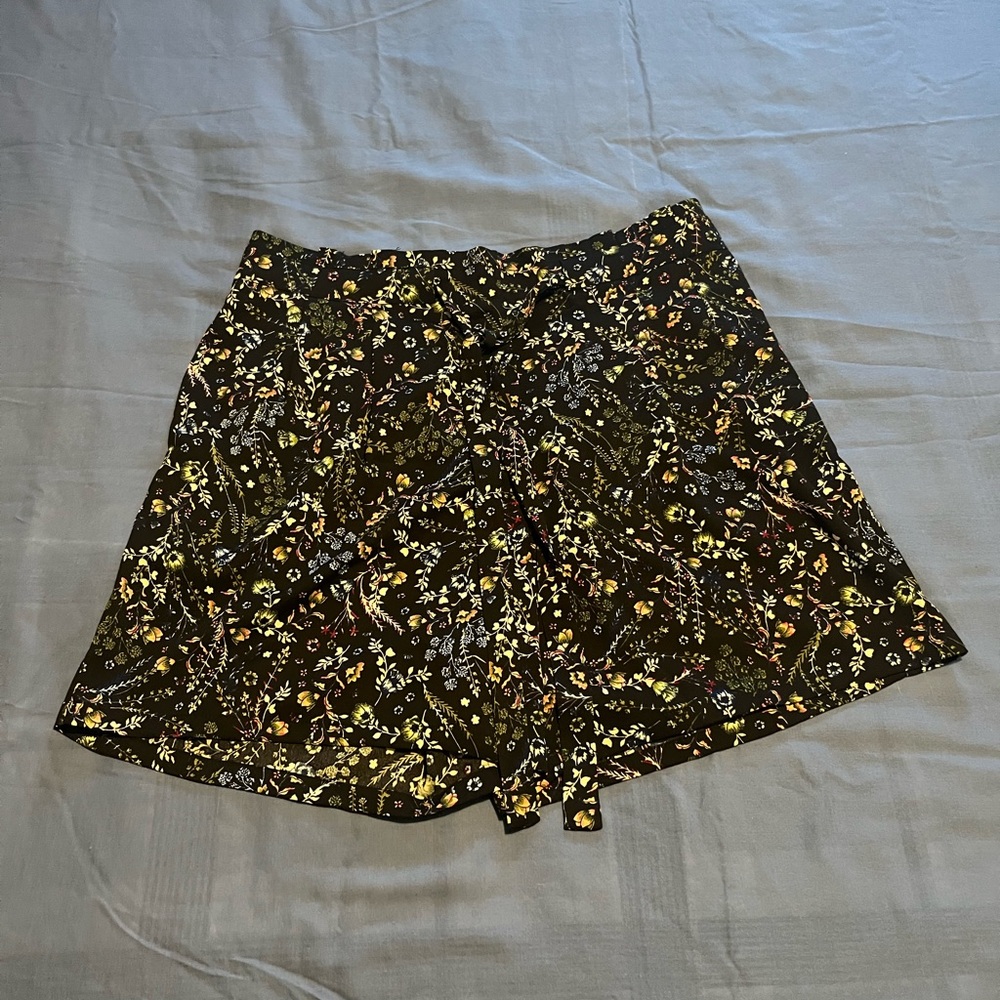 COPY - DR2 floral shorts with tie